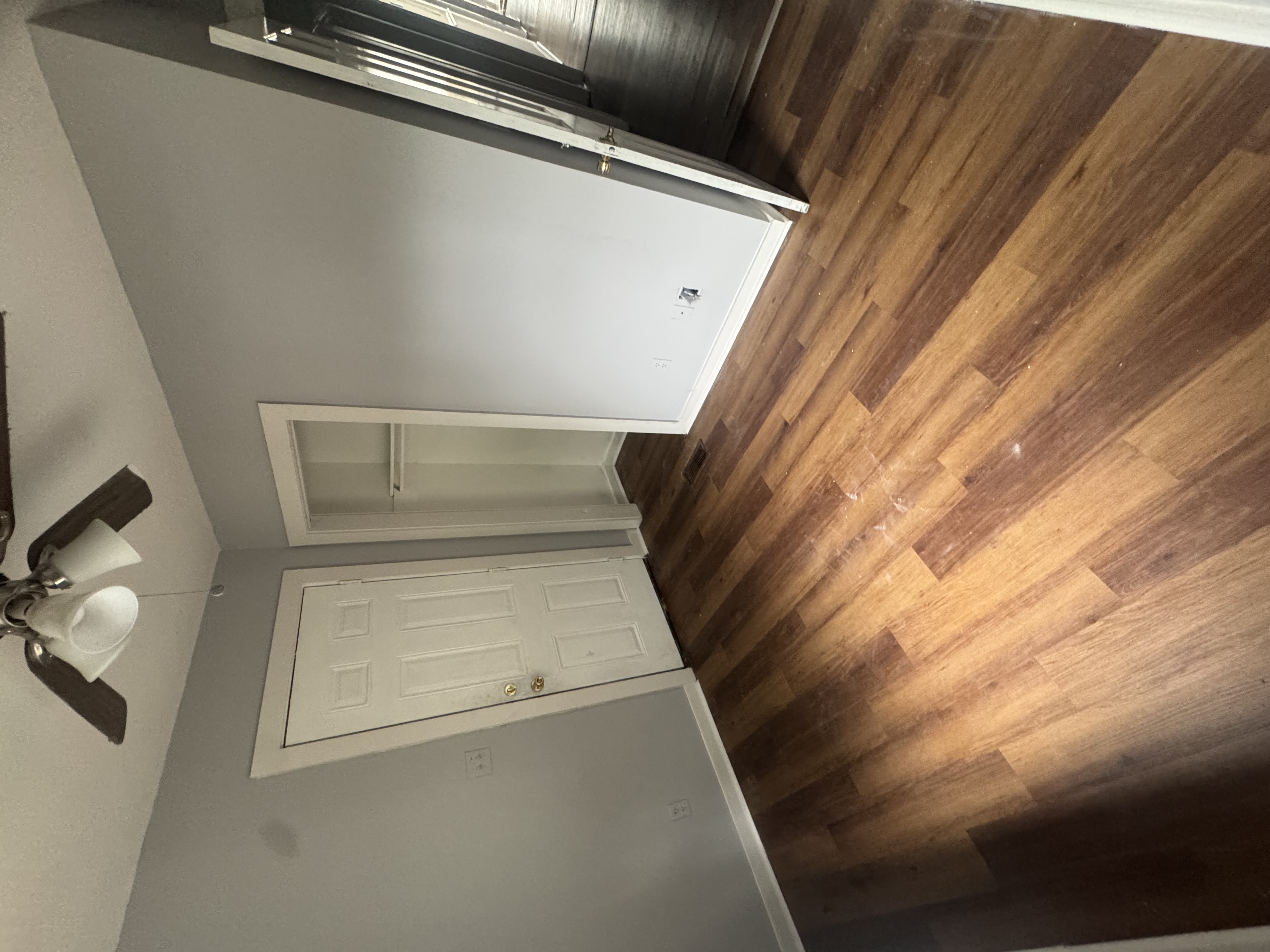 2 bedroom rental home on 528 e Huntingdon in Savannah GA — photo 9