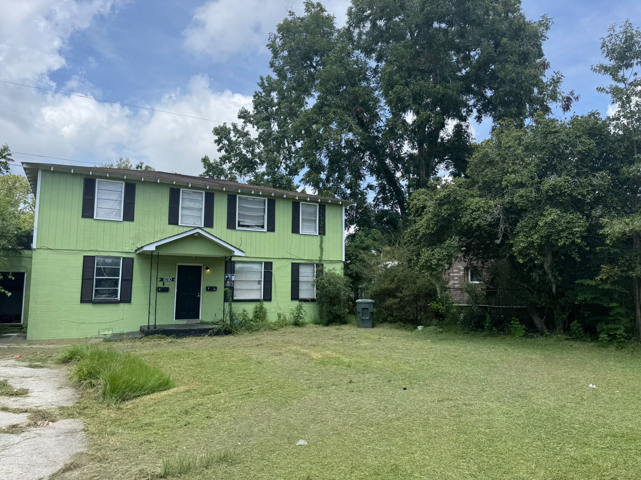 1010 W 45th St in Cann Park, Savannah