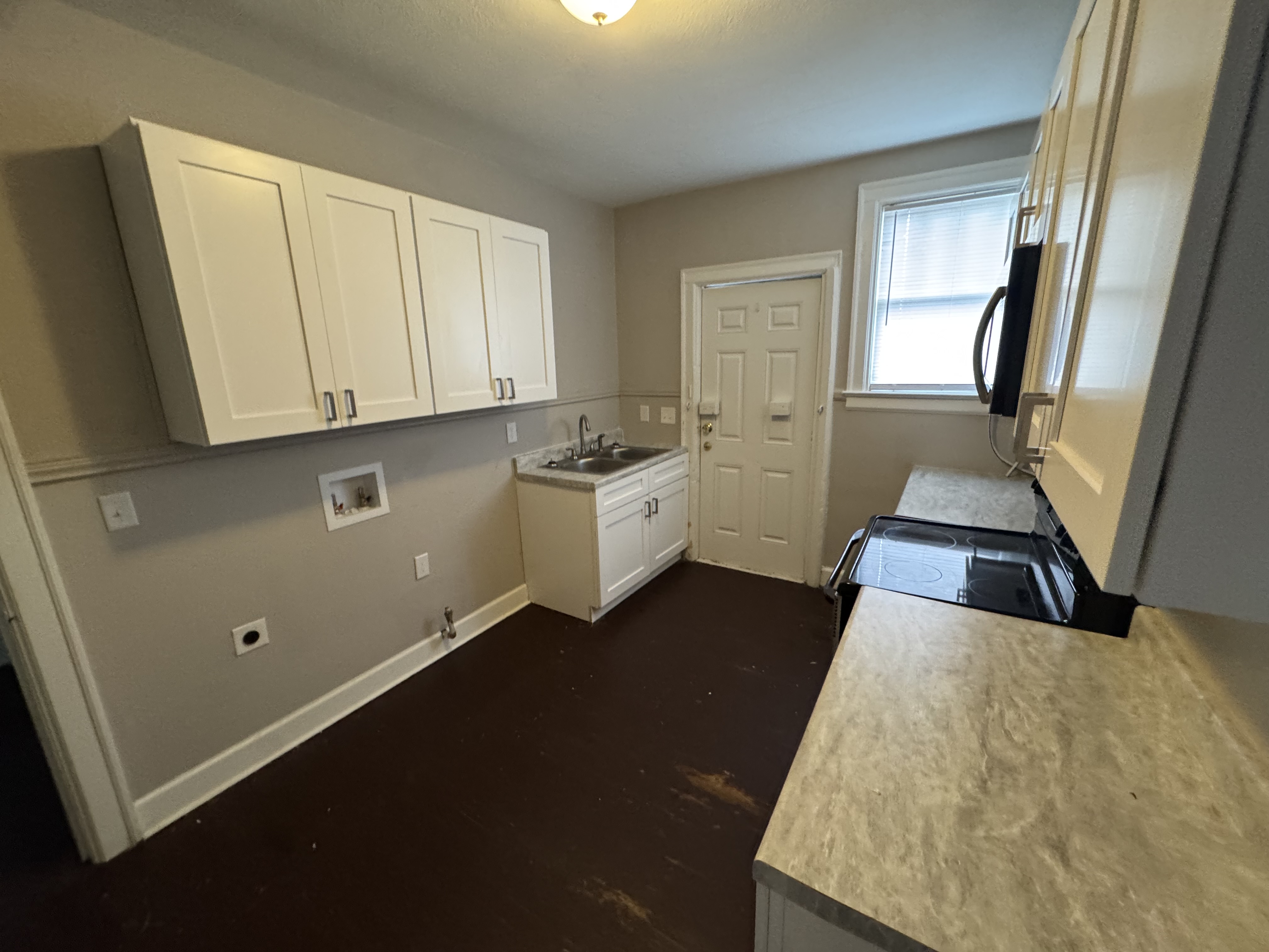 2 bedroom rental apartment on 1215 E Anderson in Savannah GA — photo 6