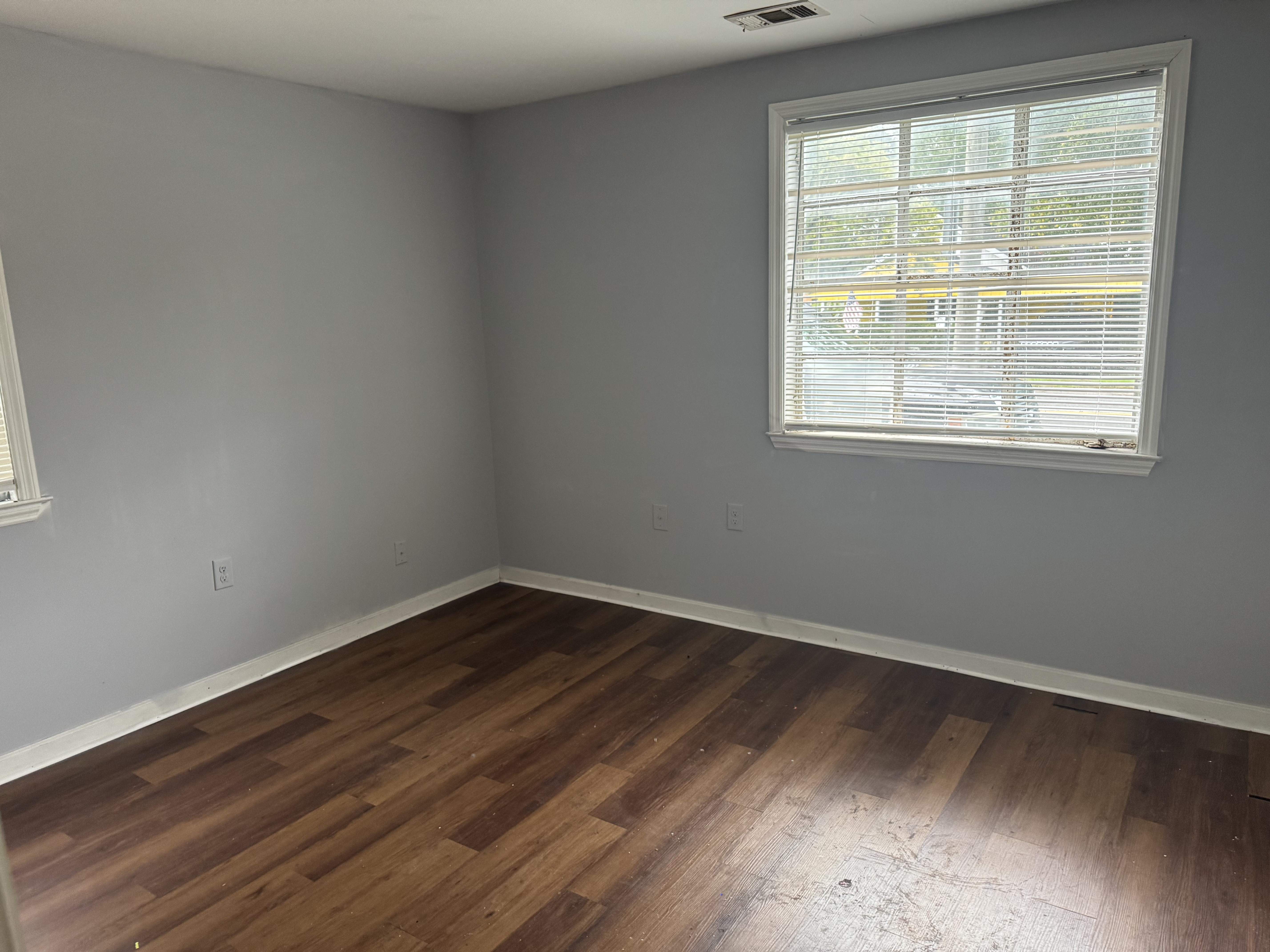 2 bedroom rental home on 141 fair st in Savannah GA — photo 3