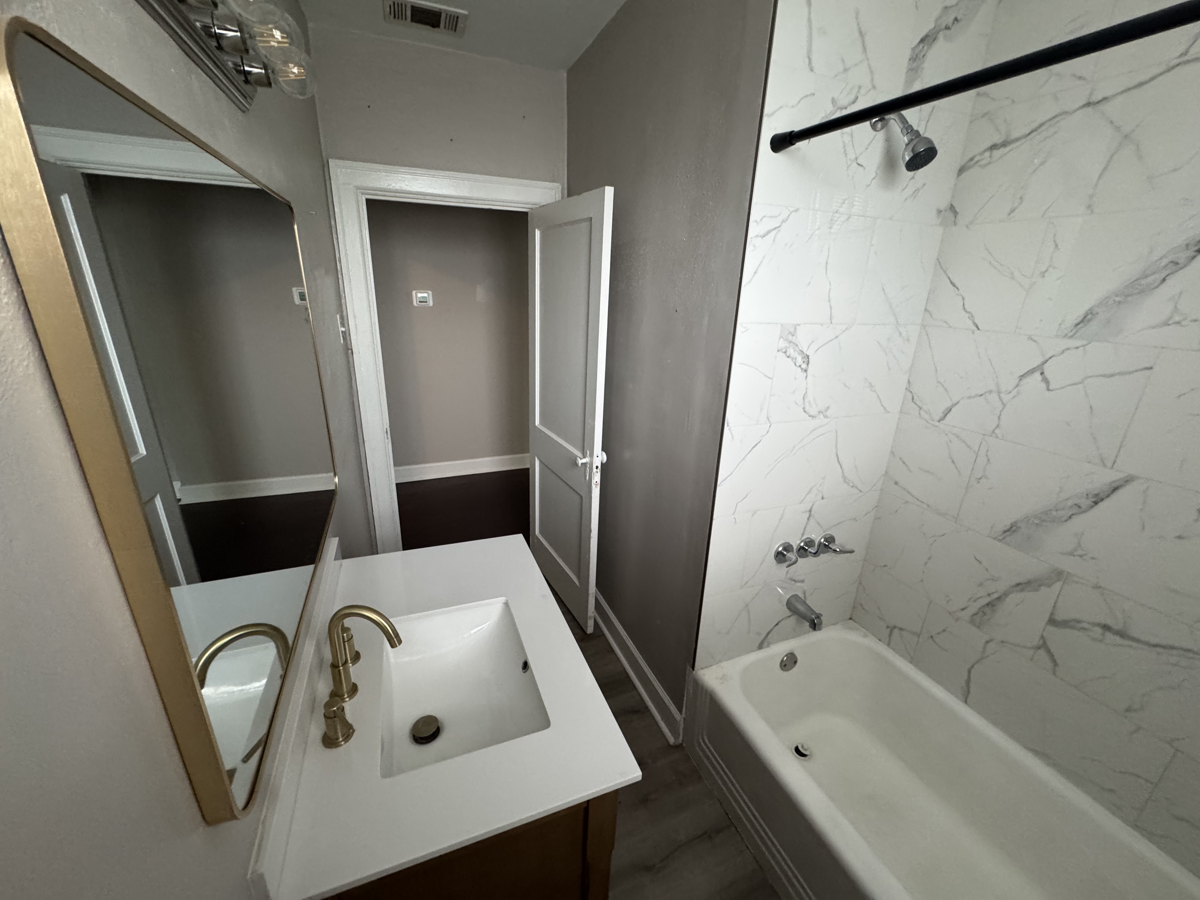 2 bedroom rental apartment on 1215 E Anderson in Savannah GA — photo 9
