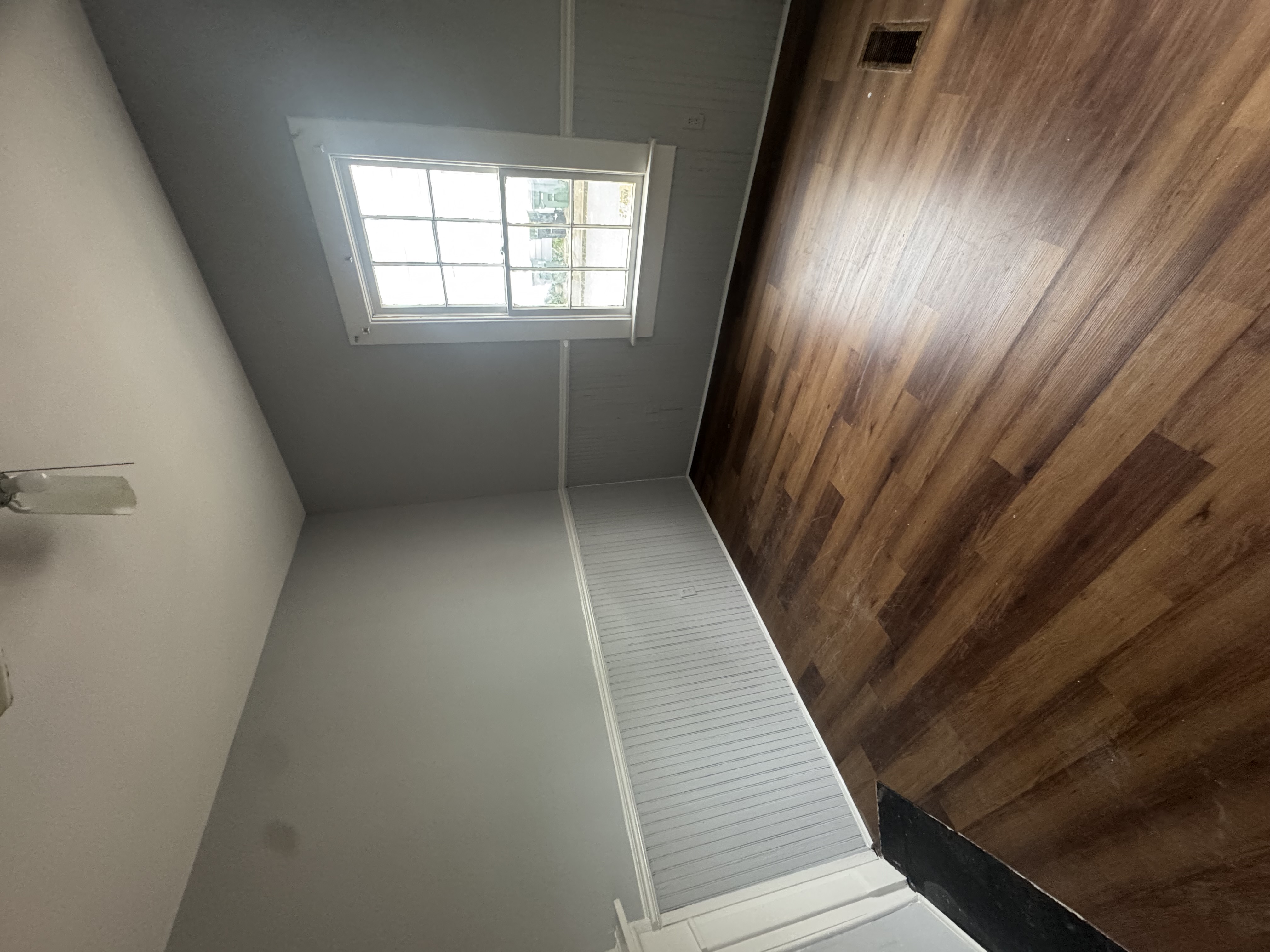 2 bedroom rental home on 528 e Huntingdon in Savannah GA — photo 5
