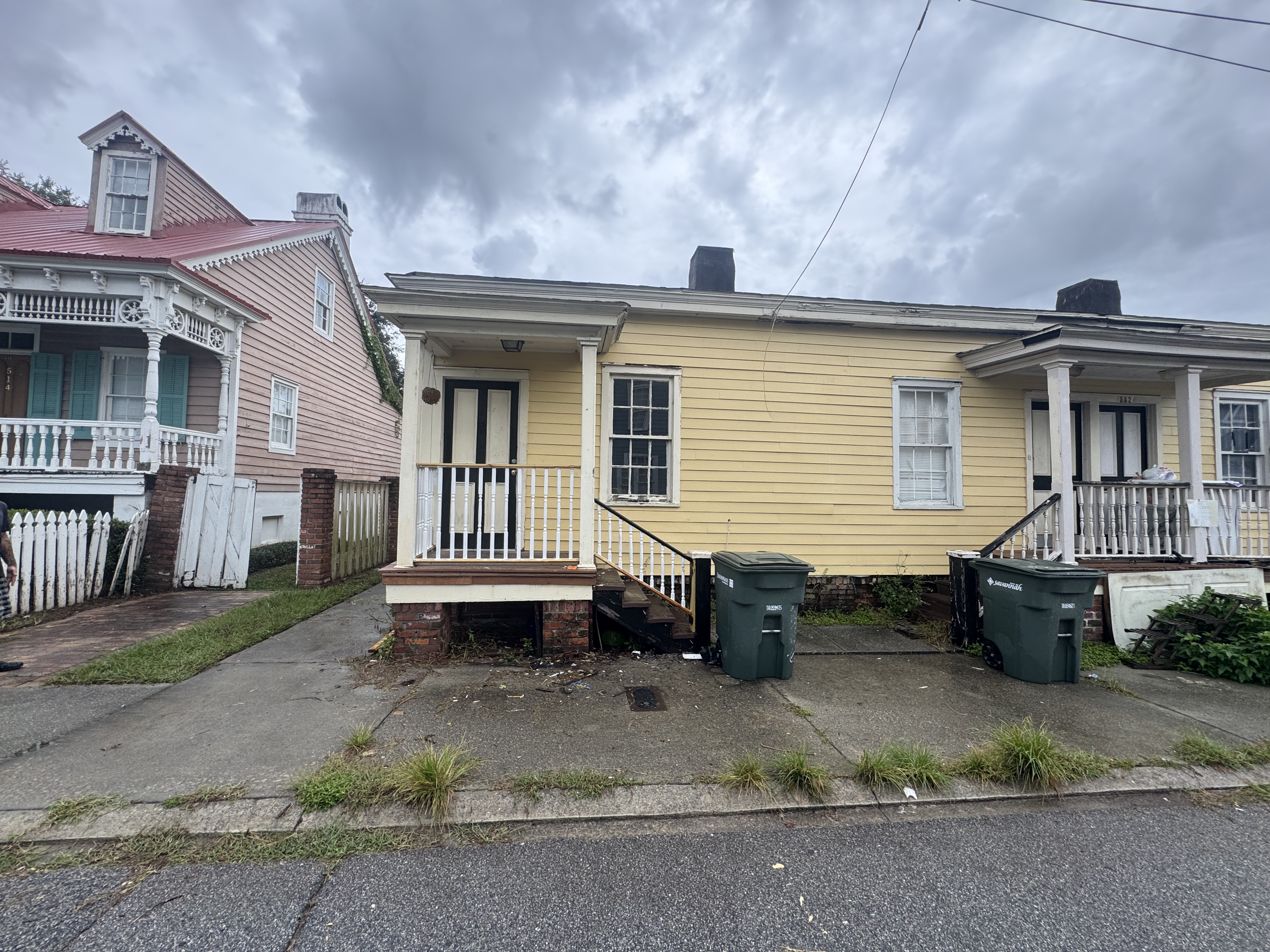 2 bedroom rental home on 528 e Huntingdon in Savannah GA
